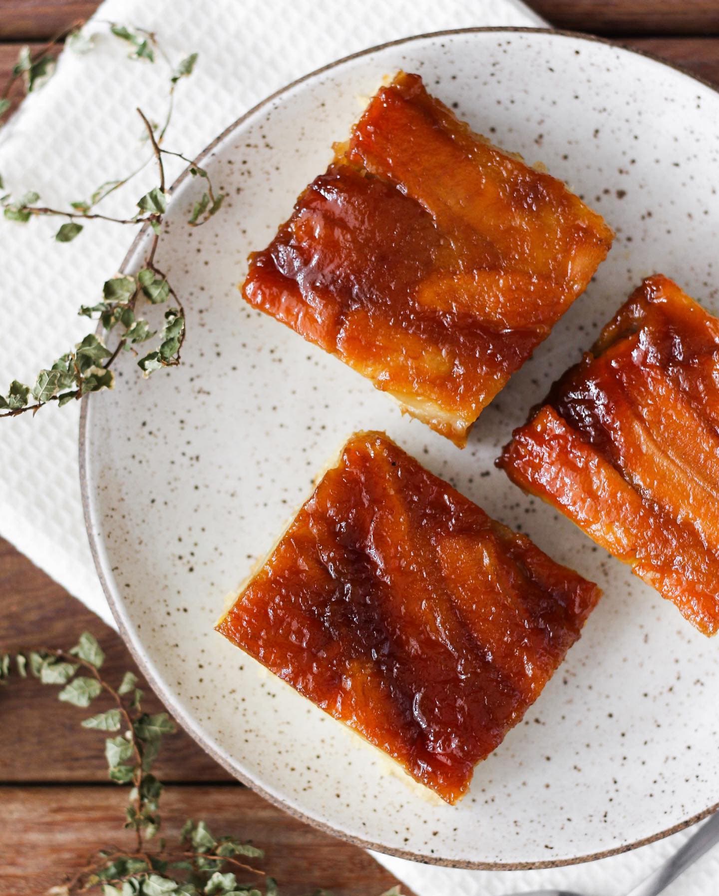 Bolo Vegano de Banana Caramelizada
