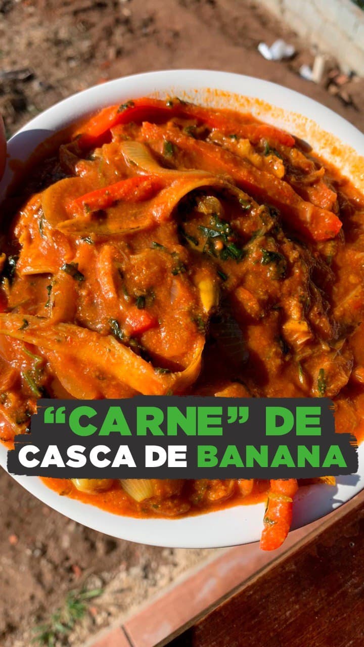 Carne Desfiada com Casca de Banana